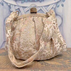 Beautiful Vintage M&M Brocade Tapestry/ Embroidered Handbag With Lucite Lock